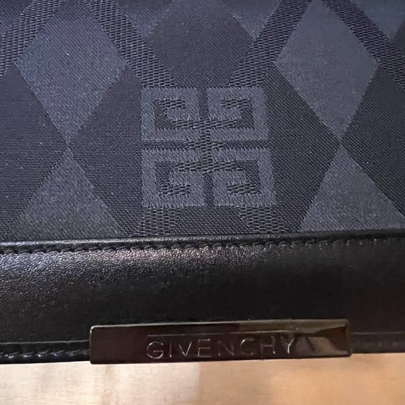 Givenchy Bifold Long Wallet  Black Unisex - Picture 2 of 11